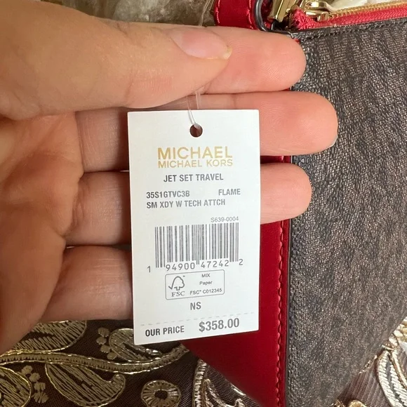 Michael Kors Crossbody with Tech Attached MK Signature - Picture 12 of 12